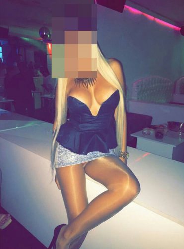 dolgun göğüslü bayan, dövmeli escort, dovmelı escort, eşlik eden bayan, bafra geniş kalçalı bayan