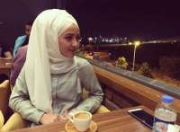 Çarşamba Partner'in Büyüleyici ve Özgüvenli Kızı