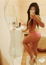 Cazibeli dans yapan escort Funda