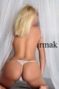 Çiftlik Bayanları'ndan Bakışları Sihirli Bir Kızın Rüya Gibi Hikayesi