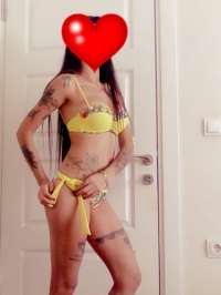 Seksi öpüşmeyi seven kız Melek