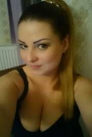 Atakent Bölgesi'ndeki Göz Alıcı Bayan Arkadaş