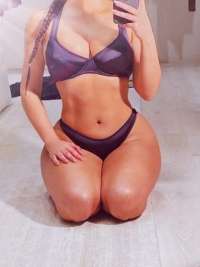 Cazibeli sakso çeken escort Revan