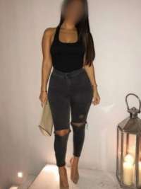 Cazibeli sakso çeken escort Revan
