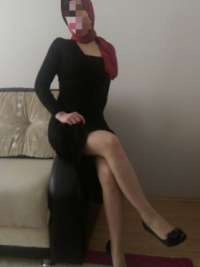 Çekici oral yapan bayan Bengü