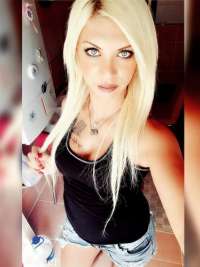 Cıvıl-cıvıl kendi yeri olan hatun Gülseli