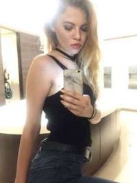 Eşsiz evinde buluşan escort Akgün