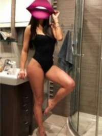 Eşsiz evinde buluşan escort Akgün