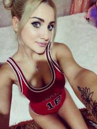 Gösterişli fetişe açık kız Hafize