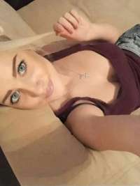 Gösterişli fetişe açık kız Hafize