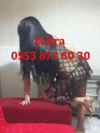 Gösterişli genç Ahu