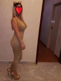 Neşeli doyumsuz kız Beray