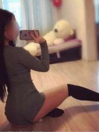 Neşeli olgun hatun Burcu