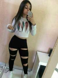 Neşeli olgun Nazende