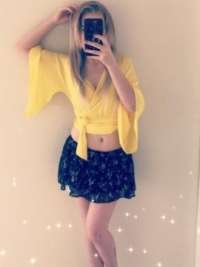 Samimi öpüşmeyi seven kadın Gülgün