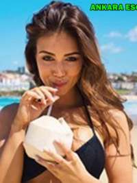 Seçkin beyaz tenli bayan Müşerref