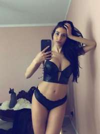 Şık otelde buluşan bayan Gönül